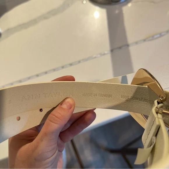 Ann Taylor Cream & Gold Chunky Leather Belt - Picture 5 of 5